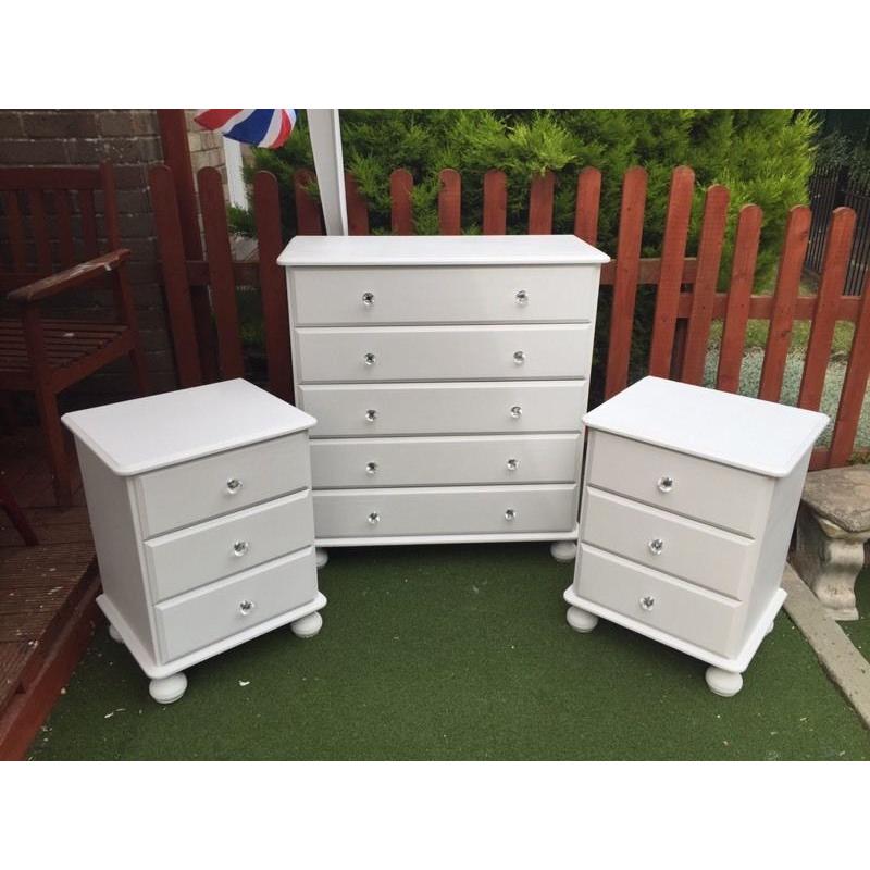 Chest of drawers & 2 bedside tables