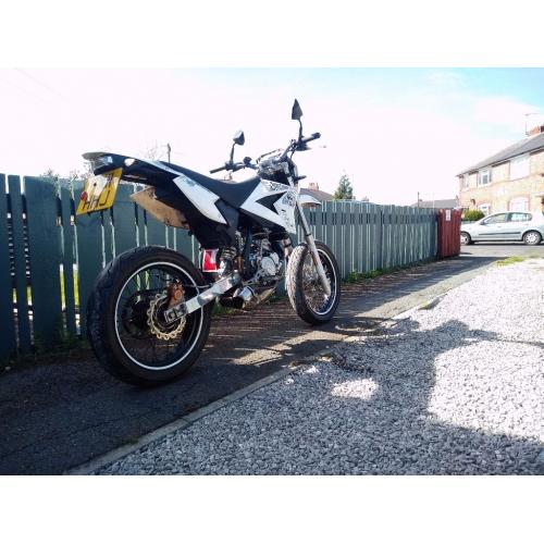 WK / CPI SM 50 2011 | White | 4000miles | MOPED | 50cc SUPERMOTO | OVNO
