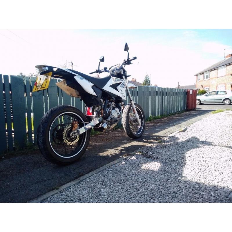 WK / CPI SM 50 2011 | White | 4000miles | MOPED | 50cc SUPERMOTO | OVNO