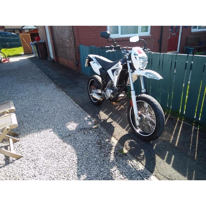 WK / CPI SM 50 2011 | White | 4000miles | MOPED | 50cc SUPERMOTO | OVNO
