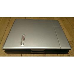 Compaq Presario 900 Laptop & Battery