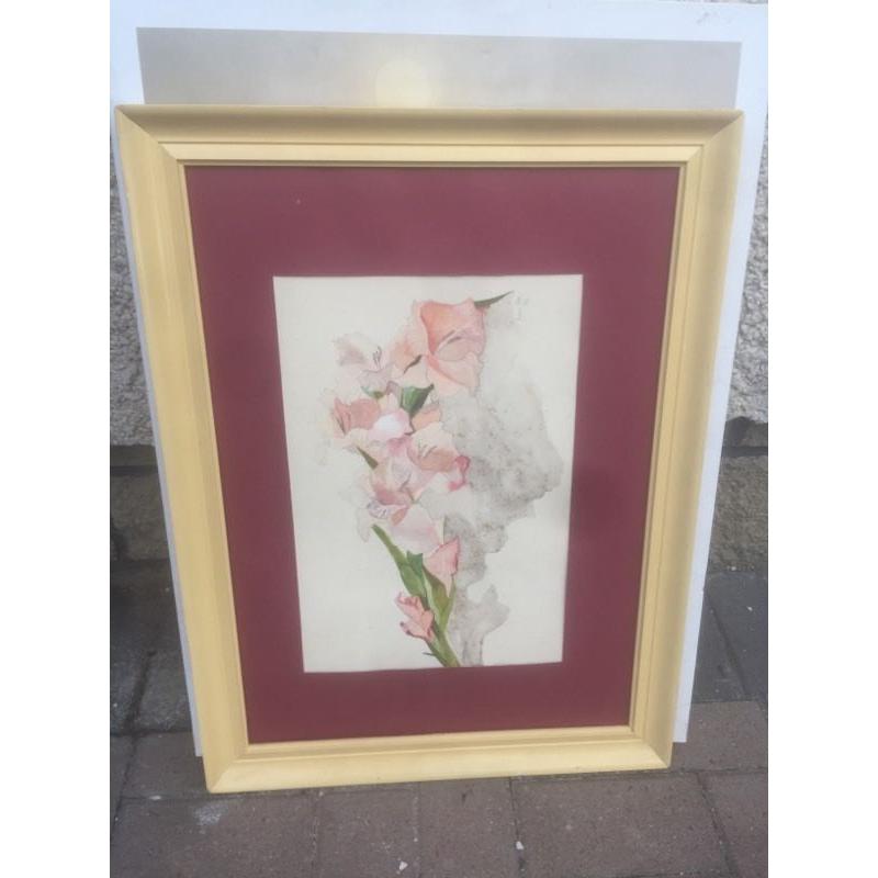 Various pictures, paintings and canvases