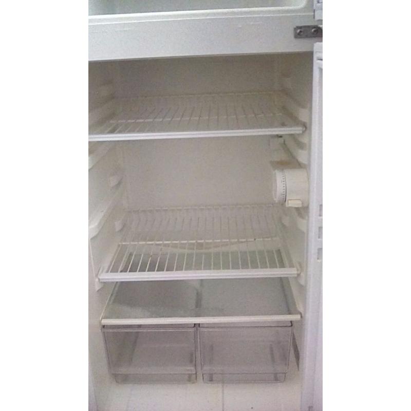 Whiralpool frige freezer