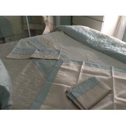 Double bed set and bed spread