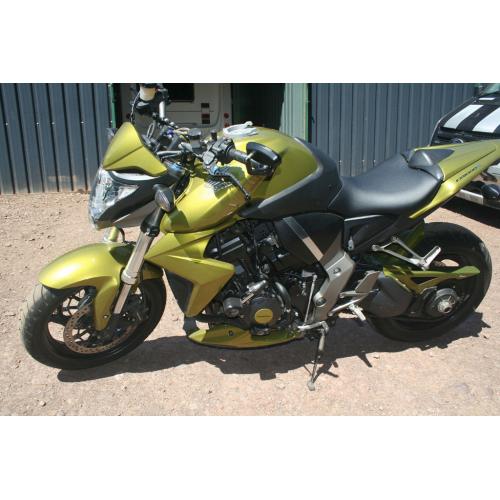 Stunning Honda CB1000r9
