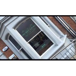 Nail Table to Rent in Hair Salon