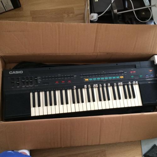 Casio Casiotone CT-460 , 465 Sound Tone Bank PCM keyboard, Boxed