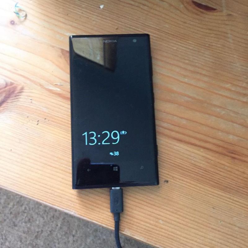 Used Nokia Lumia 1020 mobile phone in full working order with sub charger on 3 network