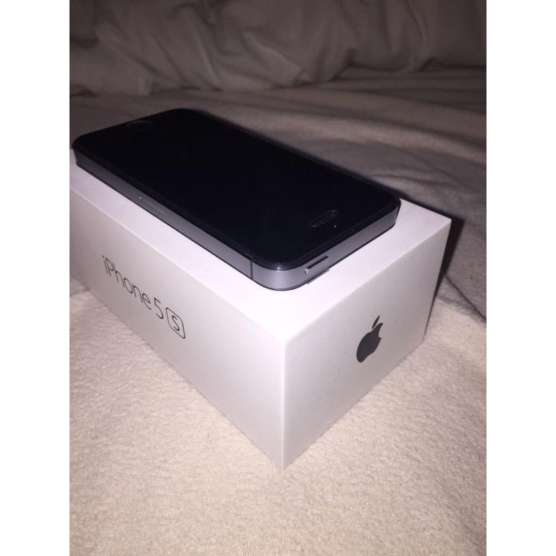 NEW CONDITION - APPLE IPHONE 5S - 32GB - SPACE GREY - UNLOCKED