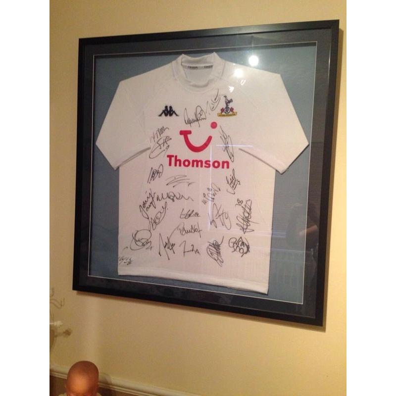 Signed Framed Tottenham Spurs shirt 2004-2005