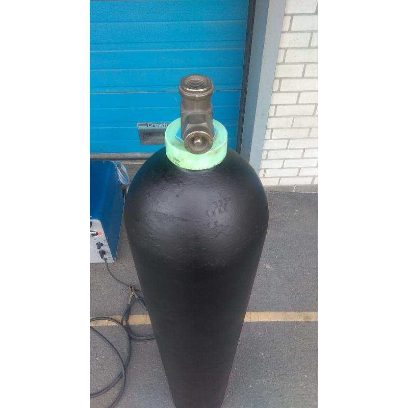 Size x (large) boc gas cylinder + oxy & acet hoses