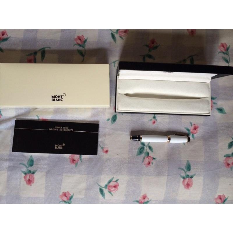 Mont Blanc pen boxex