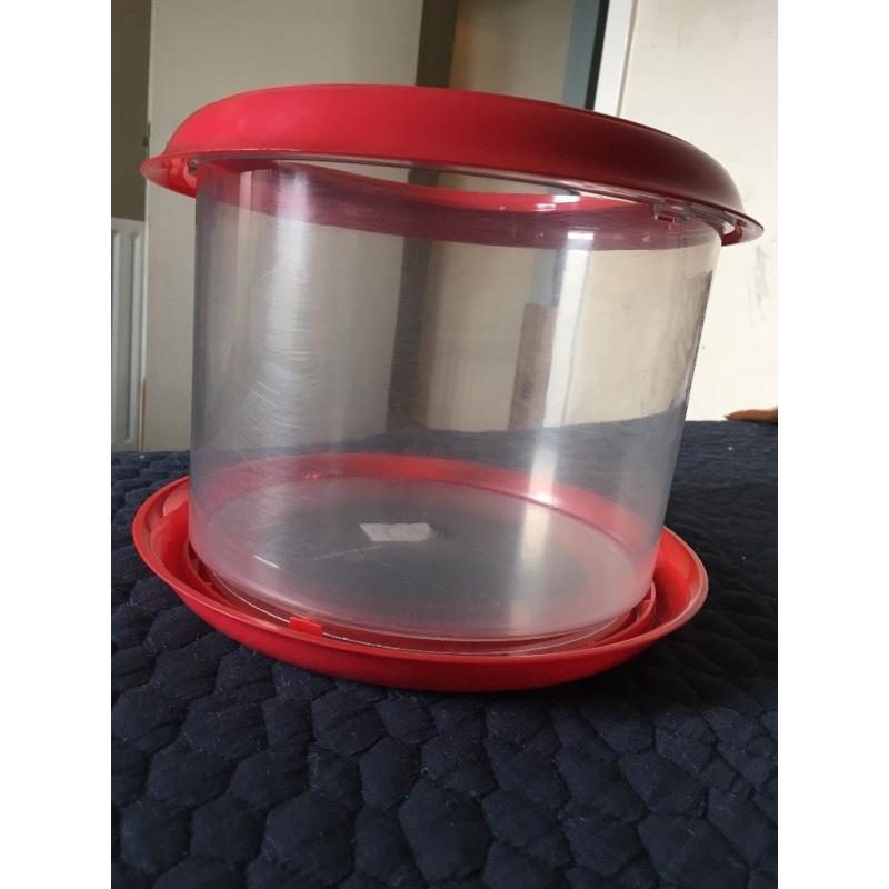 Red fish bowl with lids