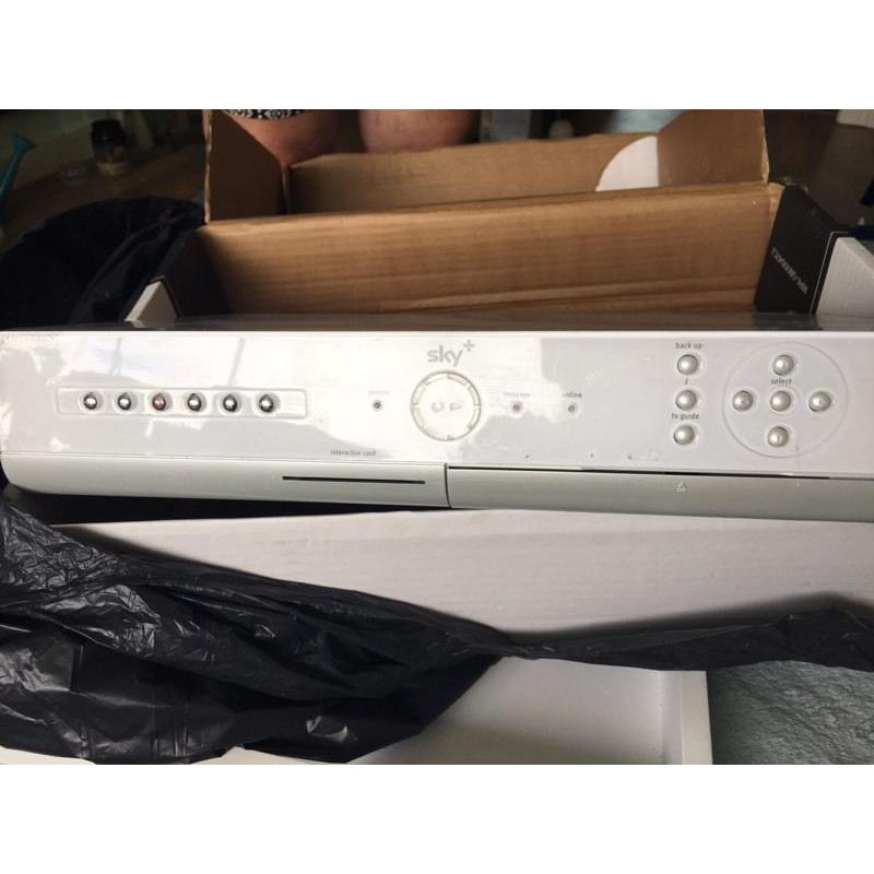SKY PLUS BOX AND REMOTR