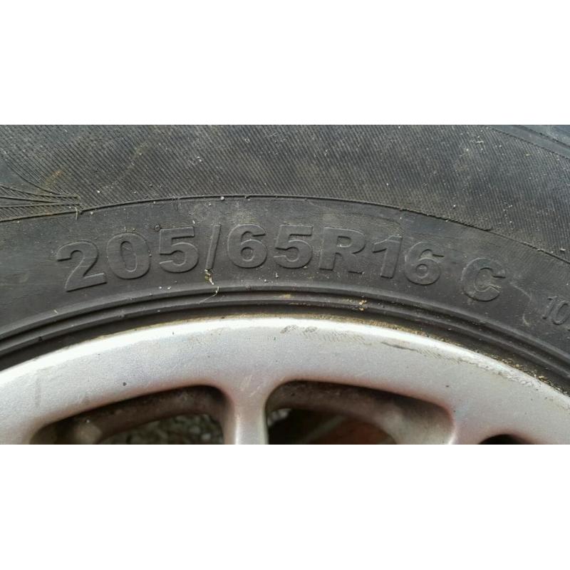 Vw Volkswagen Transporter T4 Caravelle Passat Golf Skoda Audi Bora Seat 5x112 Alloys and Tyres