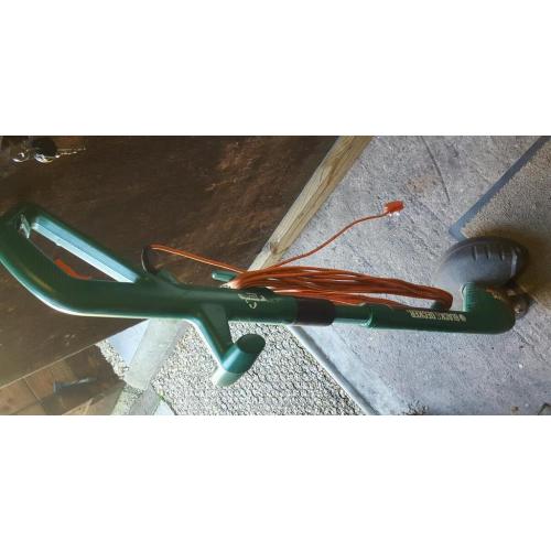 Black & Decker strimmer