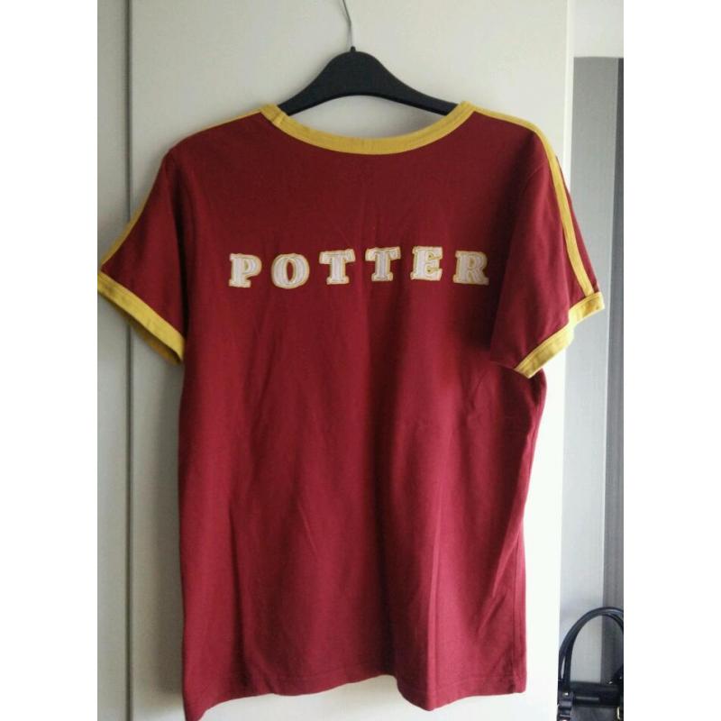 Harry potter Gryffindor T-shirt , large kids and a Gryffindor Scarf