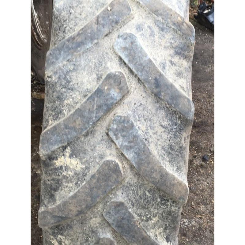 Tractor Tyers 14.9x24