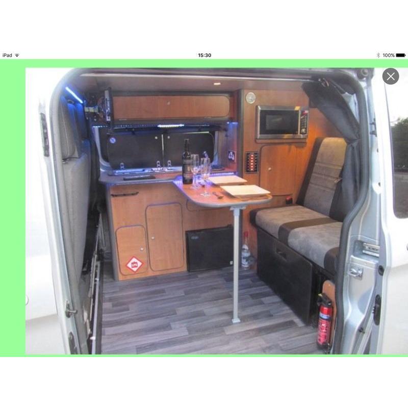 Ford motor caravan