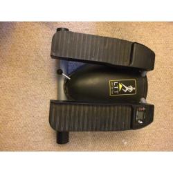 Lateral thigh trainer