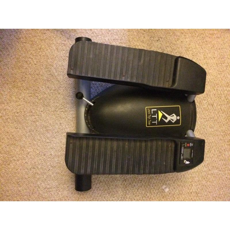 Lateral thigh trainer