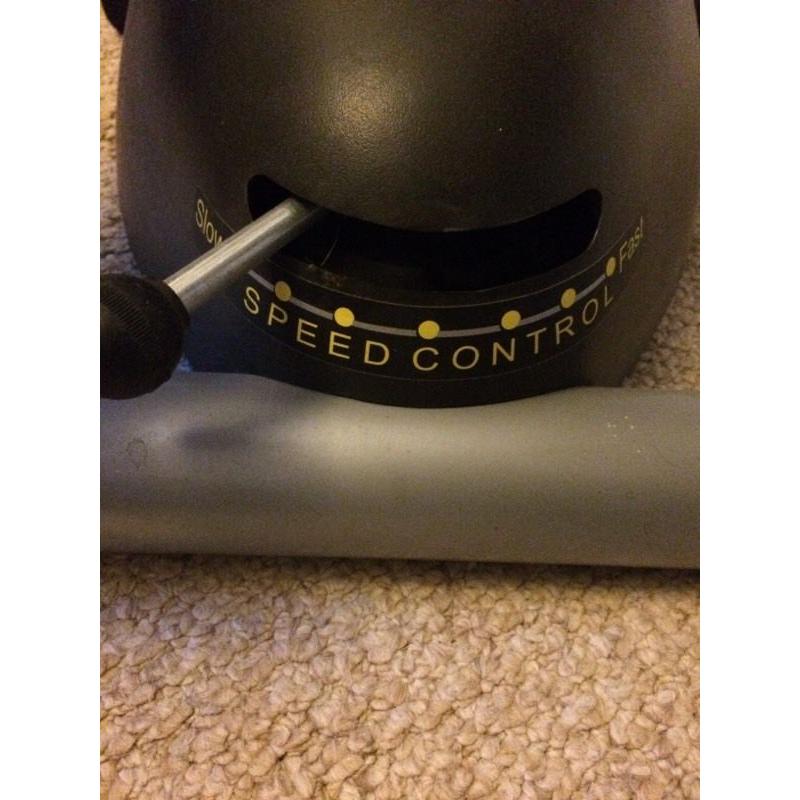 Lateral thigh trainer