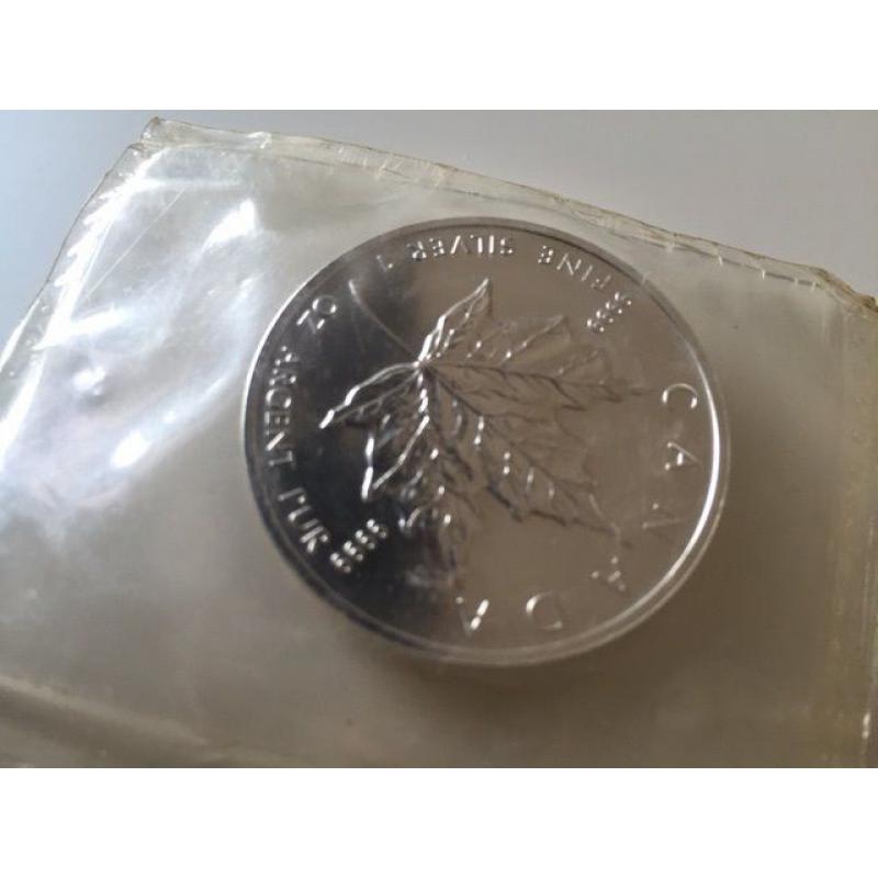 Lowest Mintage Canadian 5 Dollar 1997 1 Ounce SILVER Maple Leaf Coin .9999 Silver purity