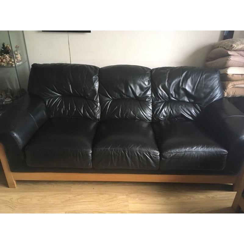 3 seater & 2 seater leather settee