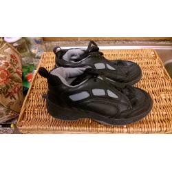 Boys Wheeled Trainers uk size 2