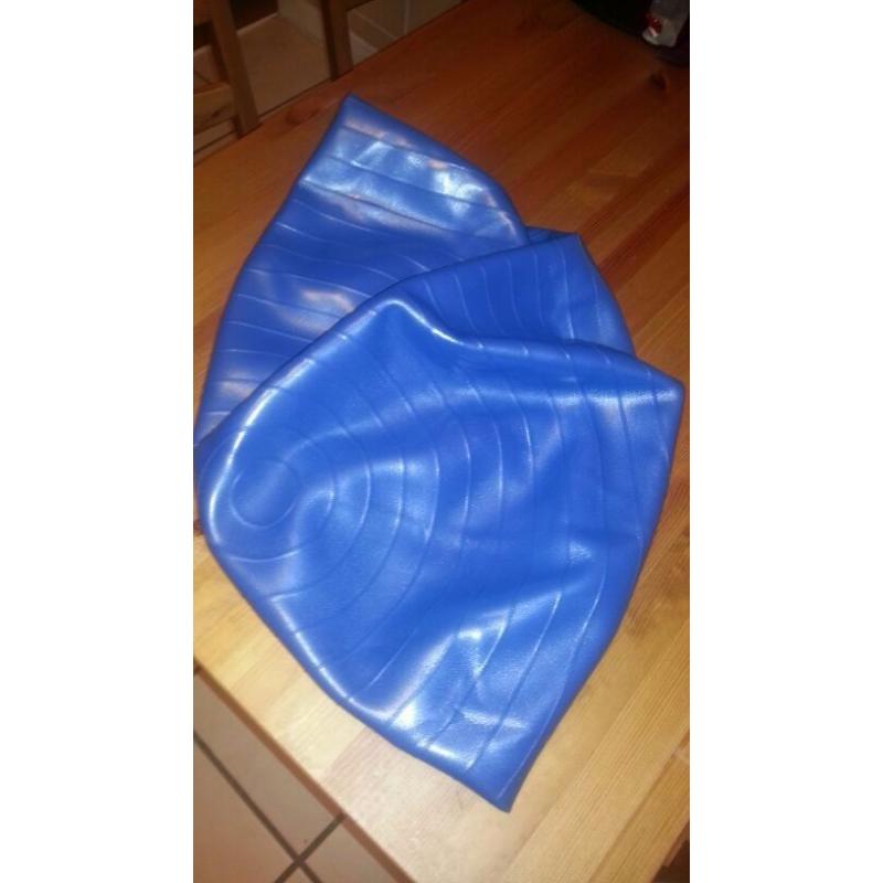 sitting/ exersice ball
