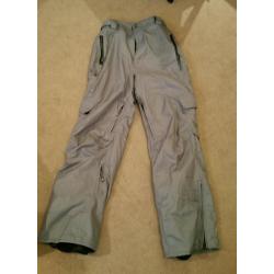 Grey Surfanic snowboard/ski trousers -male small size