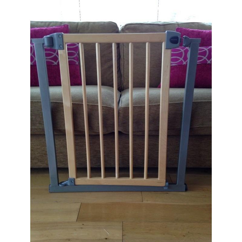 Lindam Easy Fit wood & metal safety gate (with instructions leaflet)