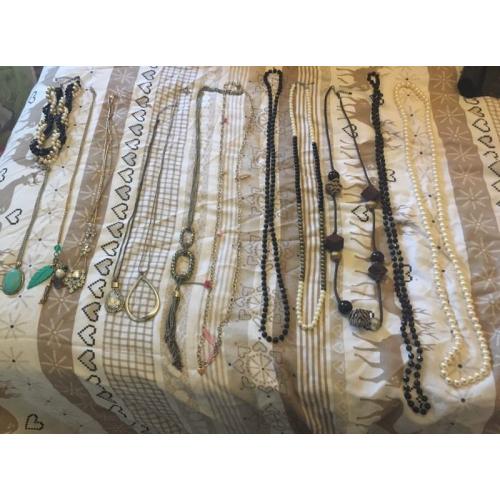Selection of necklaces & beads