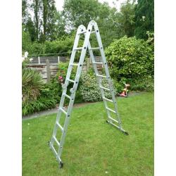 Folding Aluminium ladder - 4.68m