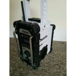 Makita dab104 radio as new body only