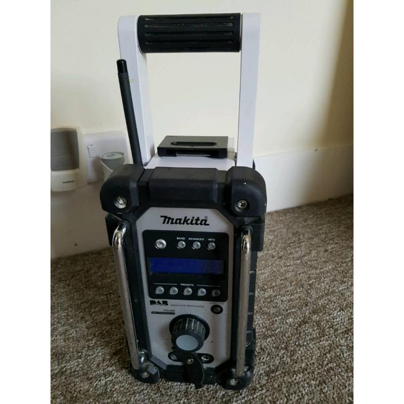 Makita dab104 radio as new body only