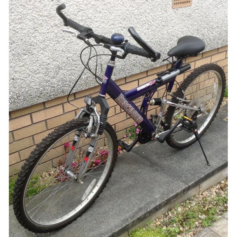 Mountain Bike good condition, pump, stand, 7 gears, bell, everything works as it should.