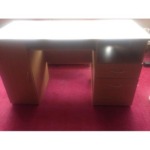 Computer desk