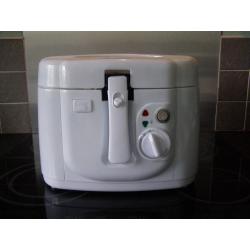 deep fat fryer Maxi-Russell Hobbs