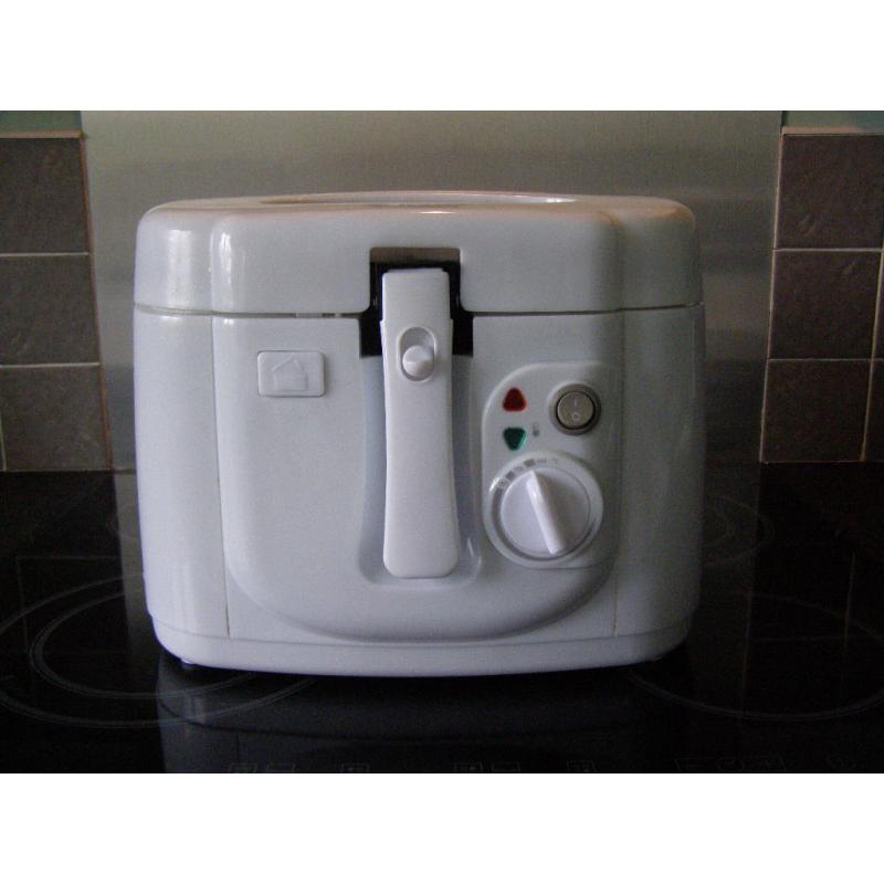 deep fat fryer Maxi-Russell Hobbs