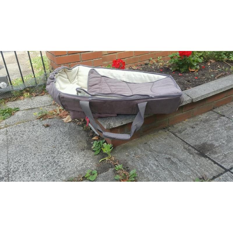 Travel cot