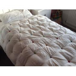 Lulu Guinness buttoned bedspread/eiderdown