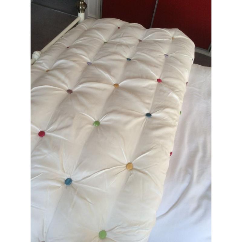 Lulu Guinness buttoned bedspread/eiderdown