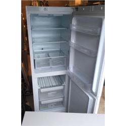 Indesit freestanding fridge freezer: 600mm