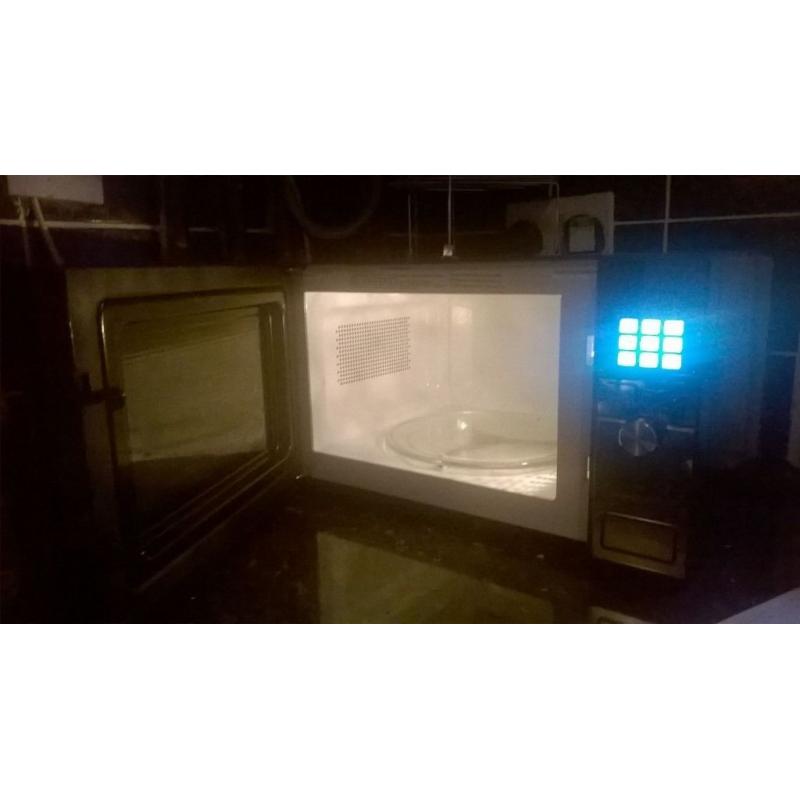 Microwave with grill setting - for sale - nearly new!