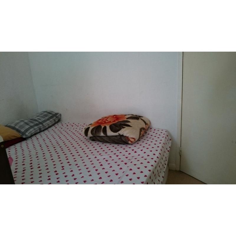 Double Room in Bow Road/ Mile End