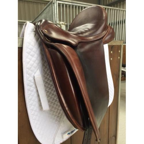 Dressage saddle