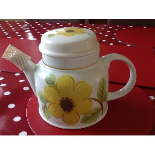 Teapot Royal Doulton