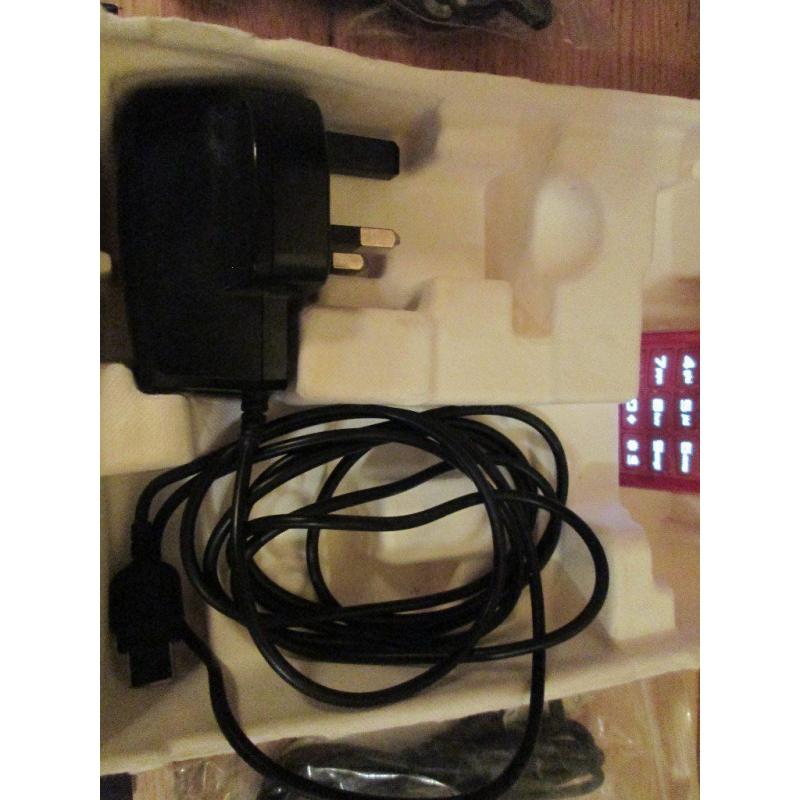 Samsung SGH J600 - Pink (O2/Tesco) Mobile Phone, Wall Charger, Ear Phones, Box and booklets