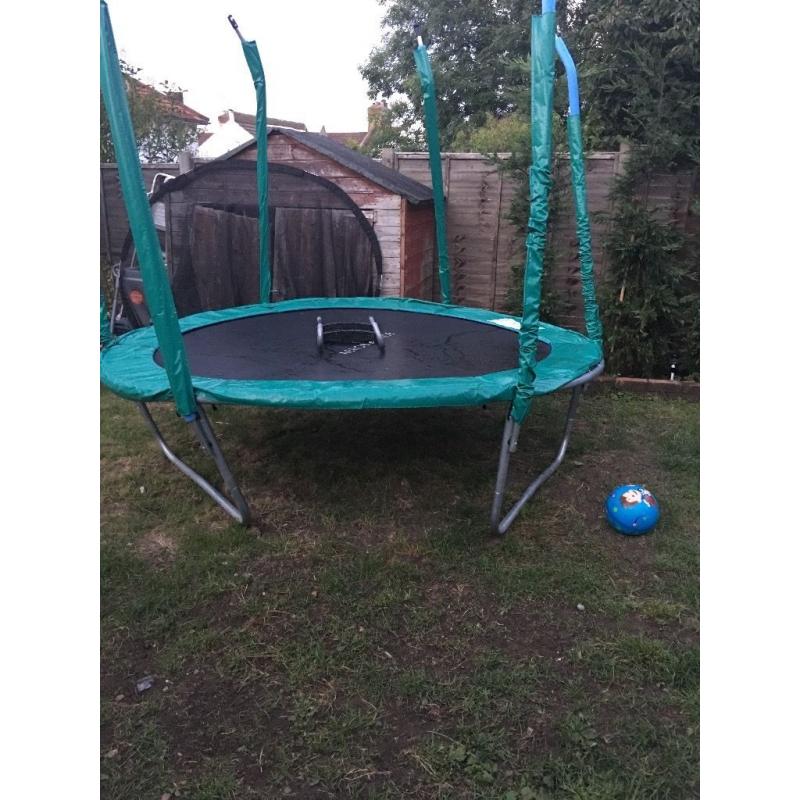8 ft trampoline with safety net